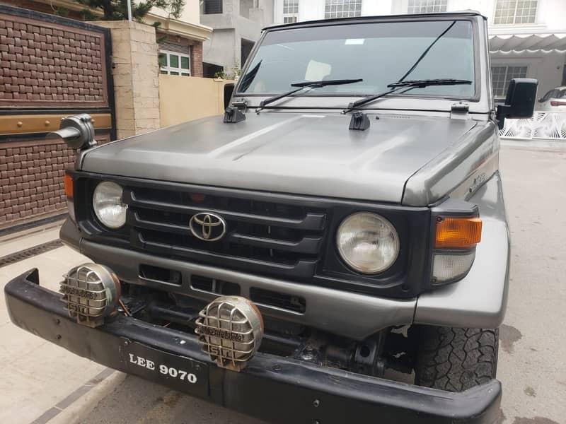 Toyota Land Cruiser 1988 0