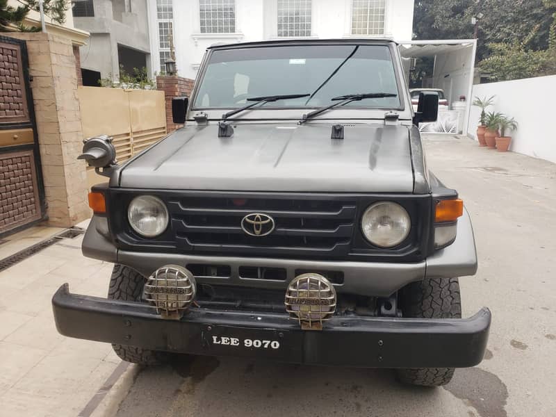 Toyota Land Cruiser 1988 2