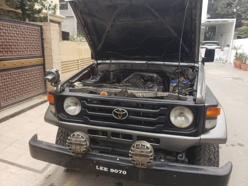 Toyota Land Cruiser 1988 6