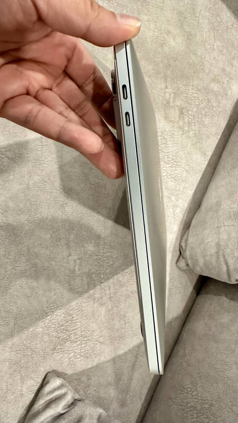 MacBook Pro M2 13.3" 8GB/256GB 2023 4