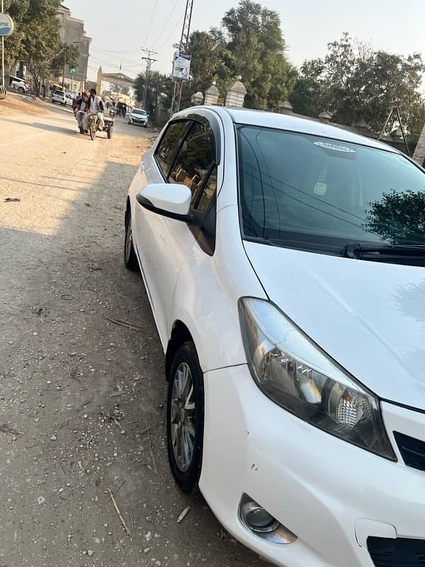 Toyota Vitz 2012/2016 Genuine in Excellent condition 2