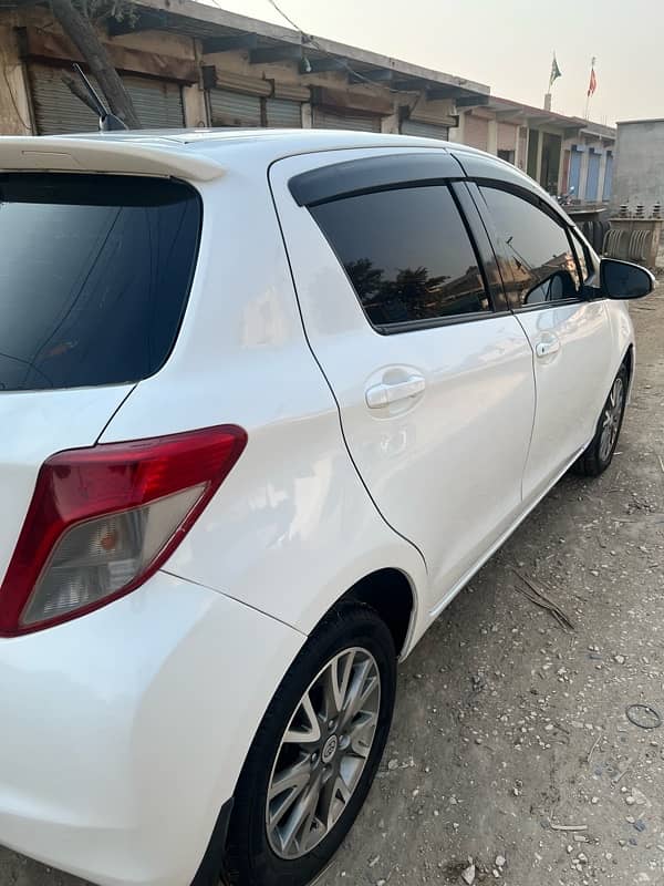 Toyota Vitz 2012/2016 Genuine in Excellent condition 4