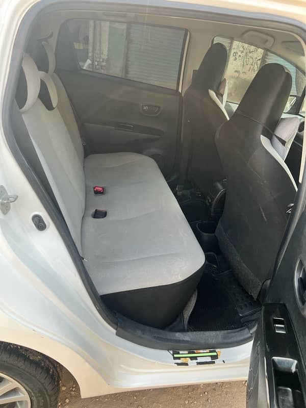 Toyota Vitz 2012/2016 Genuine in Excellent condition 7