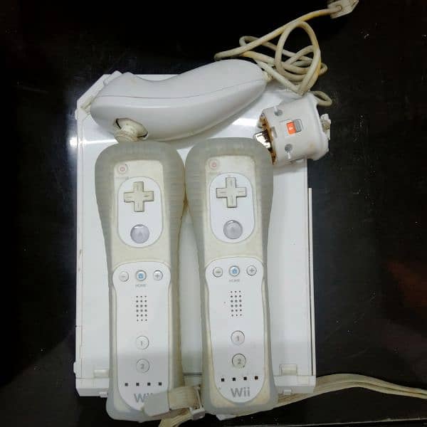 Nintendo Wii Console Bundle 1