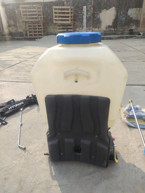 Huyndai 4 Stroke Agricultural Knapsack Power Sprayer Turbo 768 6