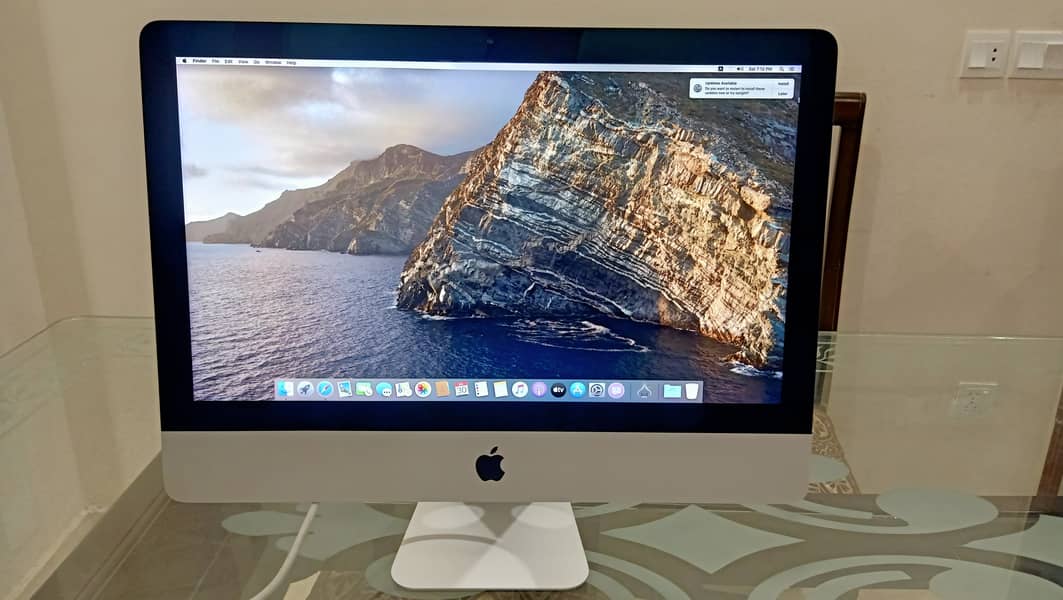 Apple All in One iMac2017 Core i5, 21” 4K,16GB Ram,1.02TB Fusion Drive 0