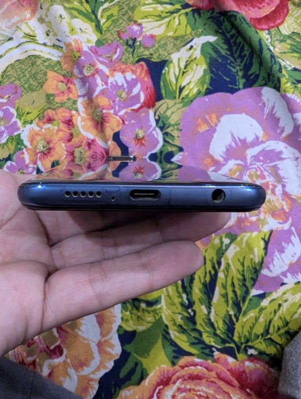 Xiaomi Redmi Note 9s 5