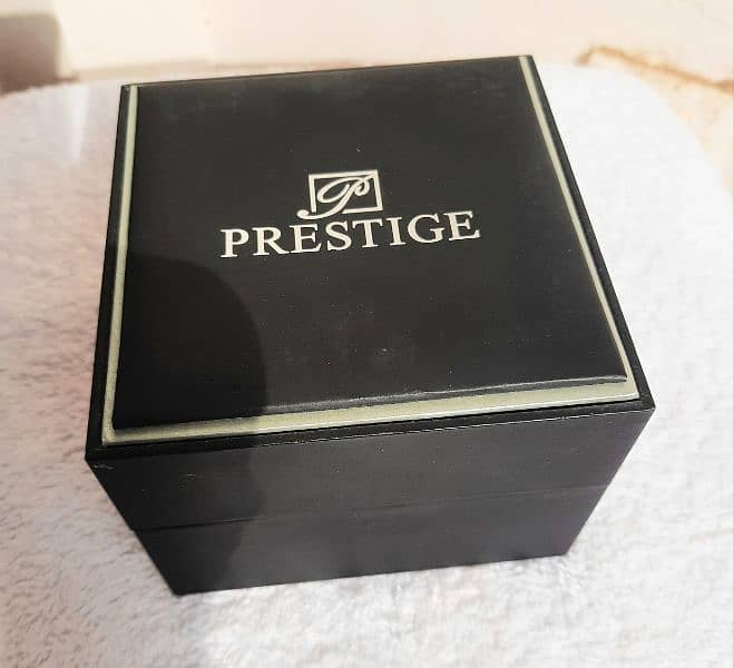 PRESTGE JAPAN QUARTZ WATCH 9