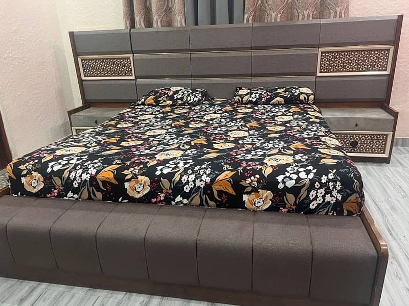 turkish style king size bed with side tables 0