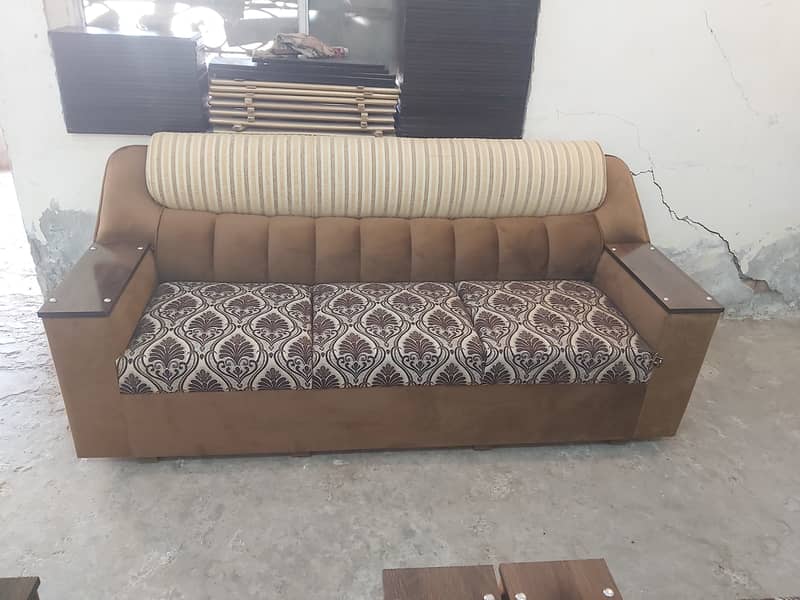 Bed Table sofa Almari 0