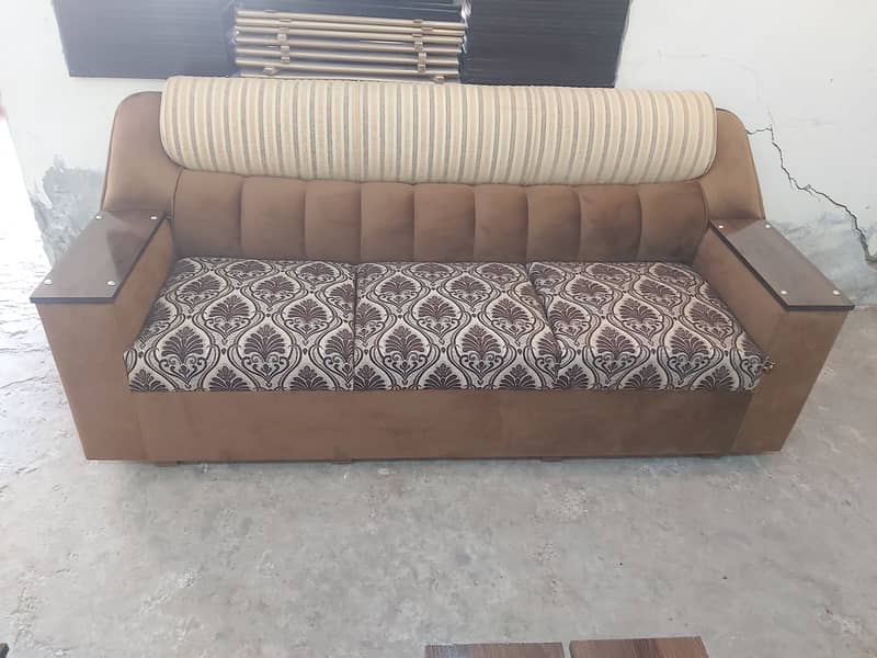 Bed Table sofa Almari 4