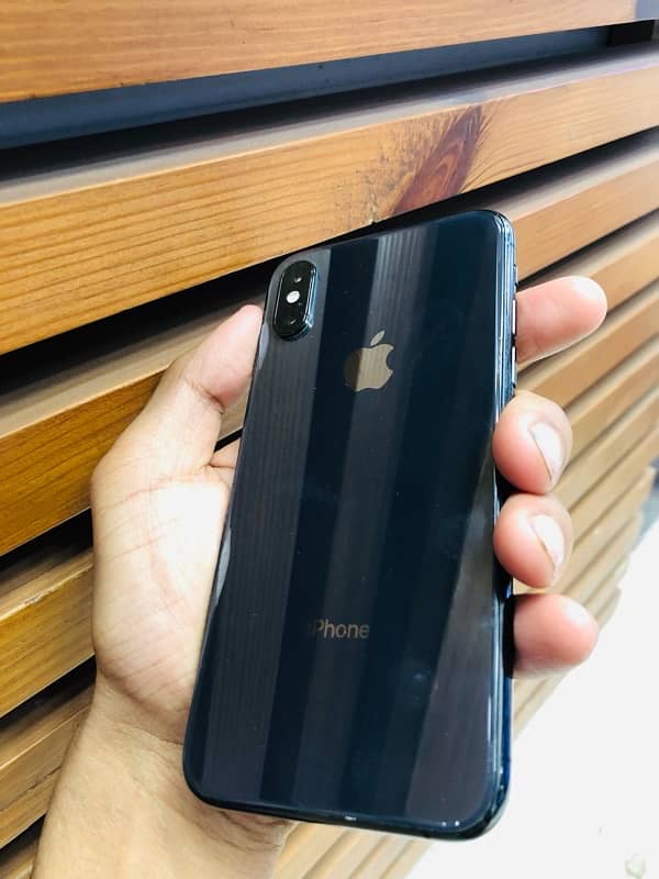 IPhone XS [64GB] Factory Unlock] 2