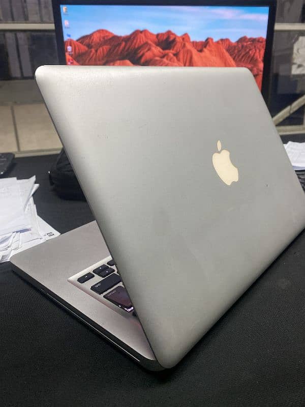 Apple Laptop for sale 0