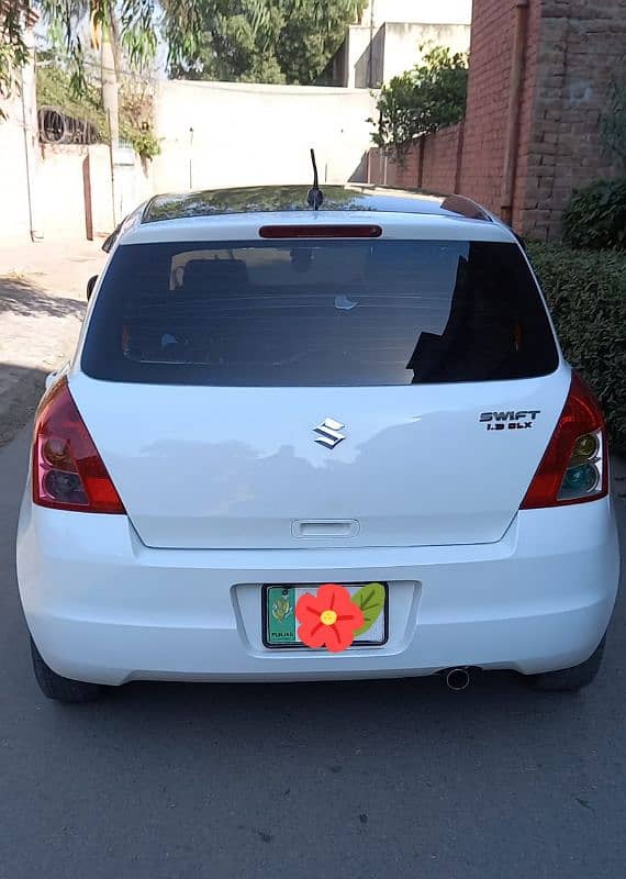 Suzuki Swift DLX 2011/2012 urgent for sale 3