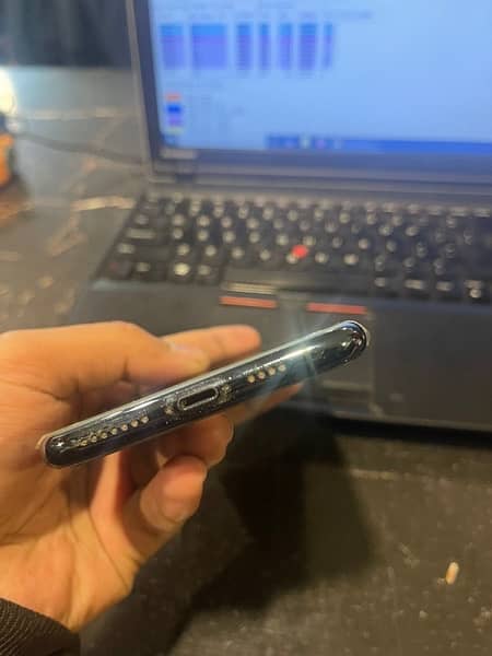 iPhone 11 pro max 64GB 3