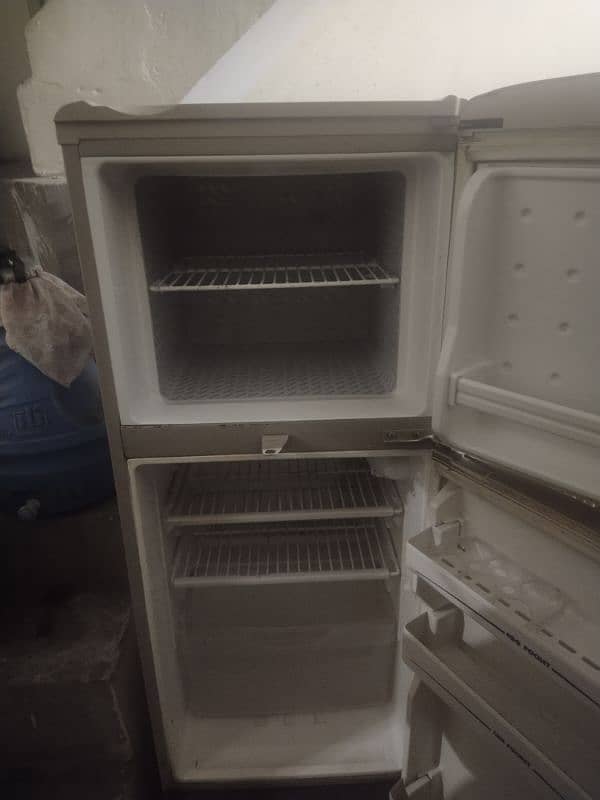 Haier fridge good condition 2