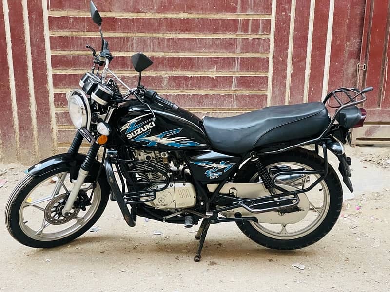 Suzuki GS 150 SE 2017 9