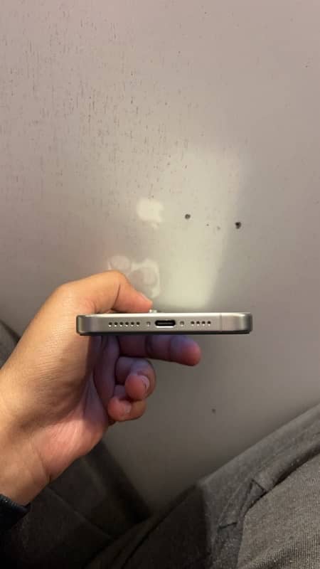 I phone 15 pro max Factory unlock Good condition 3