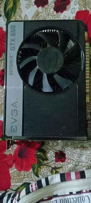 GTX 650 1 GB 128 bit DDR 5 4