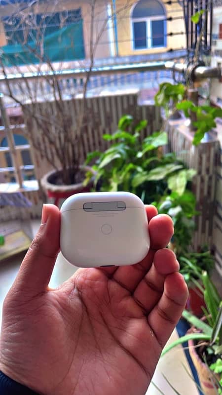 Apple airpods 3 in fresh condition 1