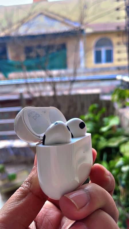 Apple airpods 3 in fresh condition 4