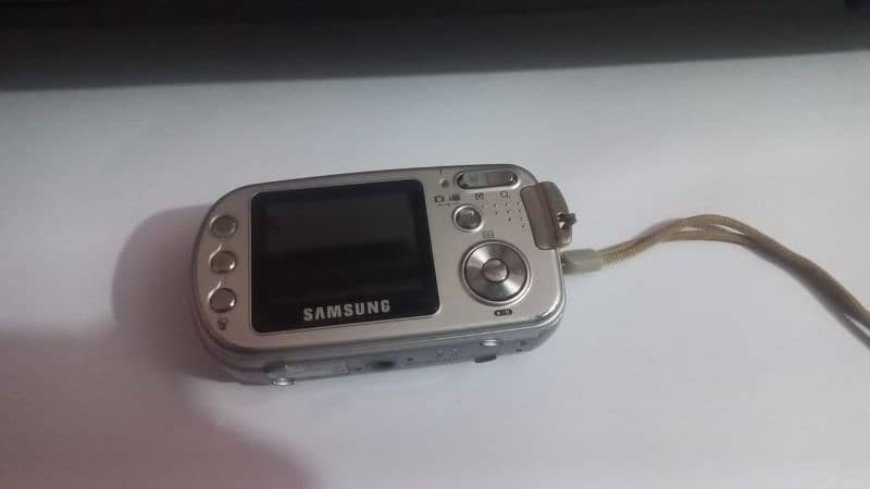 Samsung digital camera A40 6