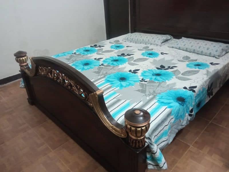 Bed with dressing  and side tables 1