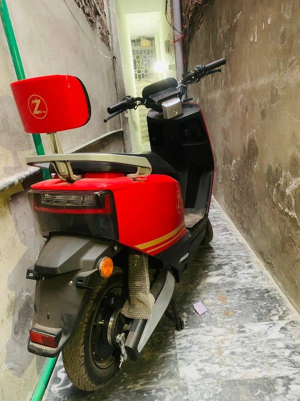 Electric Scooter Z Evee H4 1