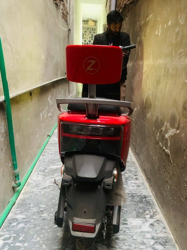 Electric Scooter Z Evee H4 3