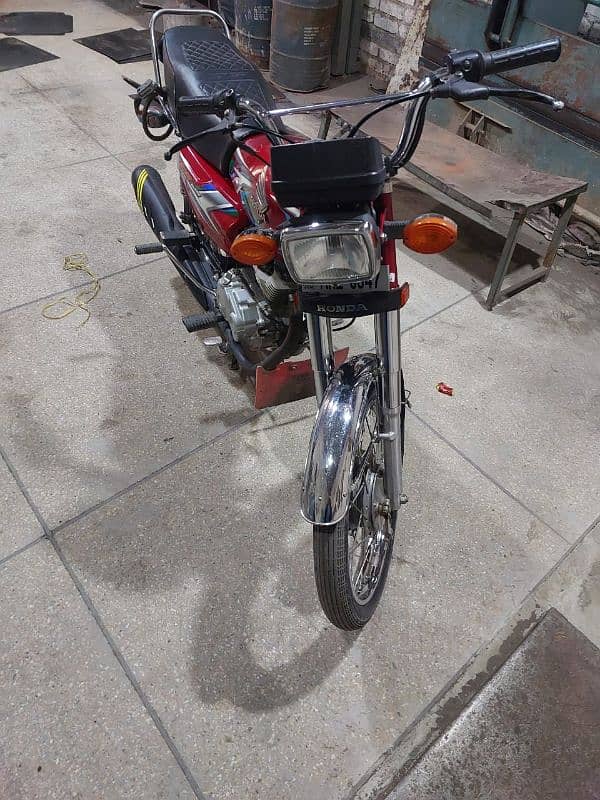 honda 125 for sale in excellenti  condition 2023 model 5