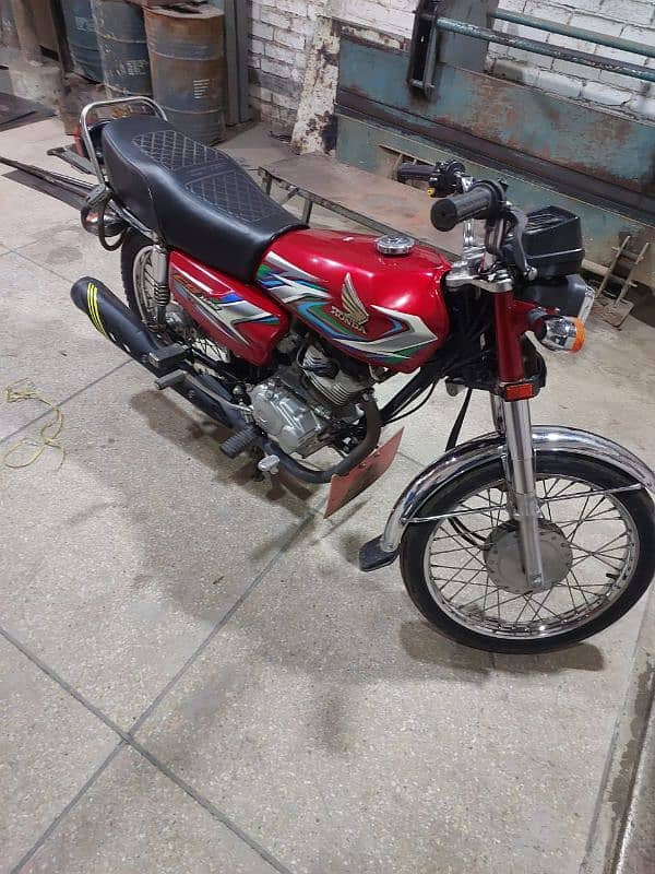 honda 125 for sale in excellenti  condition 2023 model 6