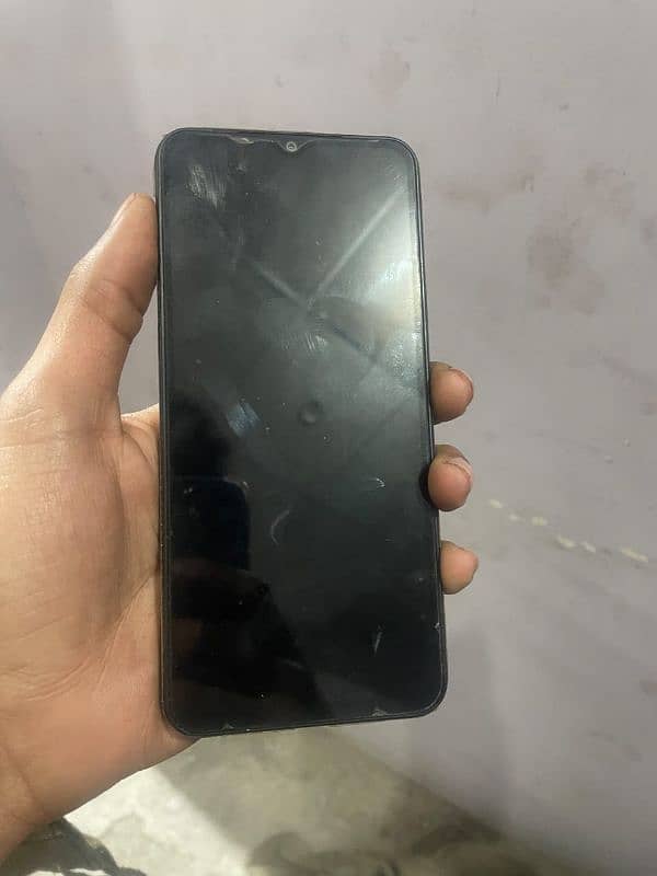 vivo y18 ha dabba aur charger iske sath hai Baki bilkul okay hai 2