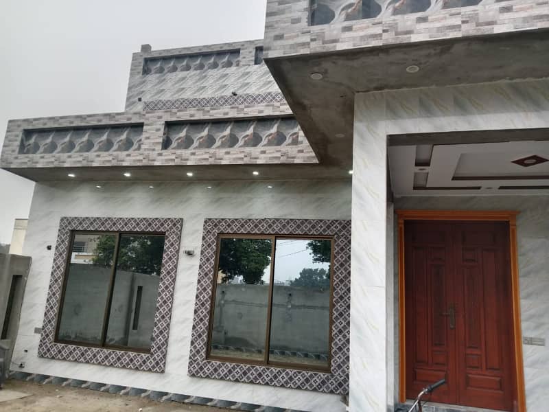 20MARLA UPPER PORTION AVAILABLE FOR RENT AT PRIME LOCATION IN KHAYABAN-E-AMIN D BLOCK 3