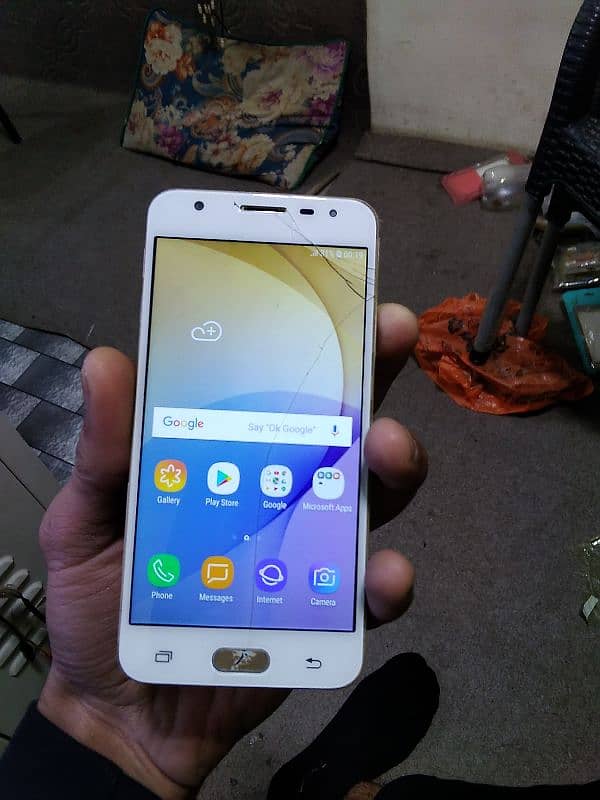 Samsung galaxy j5 prime 10/8 1