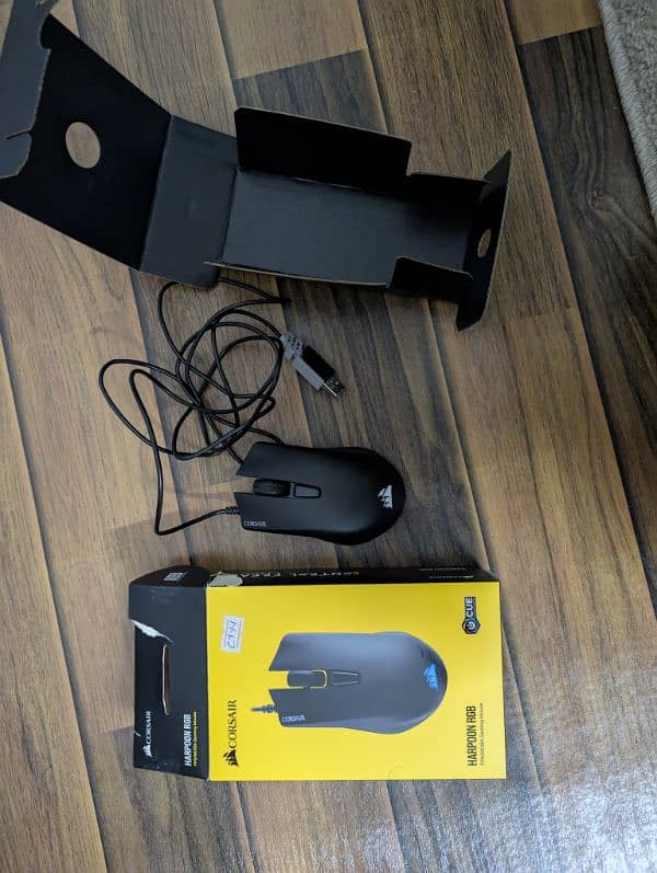 Corsair Harpoon RGB Mouse 1