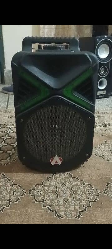 Audionic Speaker with Stand 1