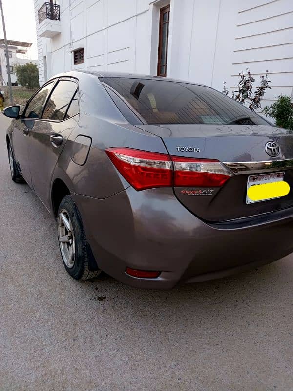 Toyota Corolla GLi Automatic 1.3 2016 – Urgent Sale in Karachi 4