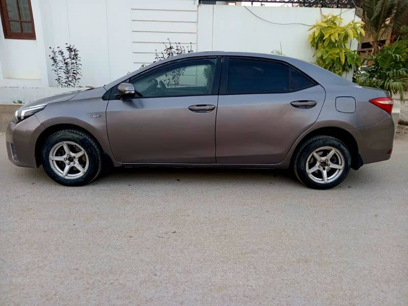 Toyota Corolla GLi Automatic 1.3 2016 – Urgent Sale in Karachi 6