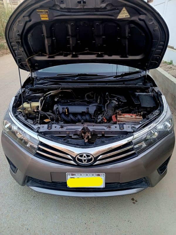 Toyota Corolla GLi Automatic 1.3 2016 – Urgent Sale in Karachi 7