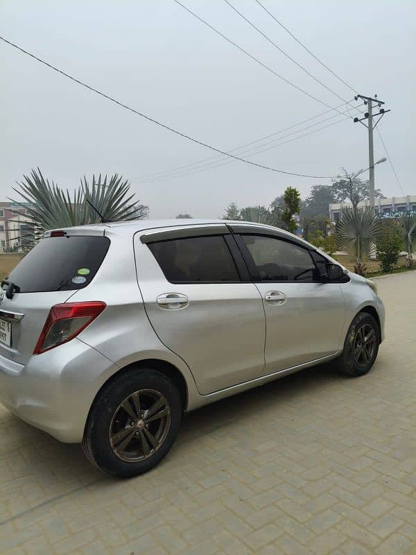 toyota vitz 12/16 urgent sale 11