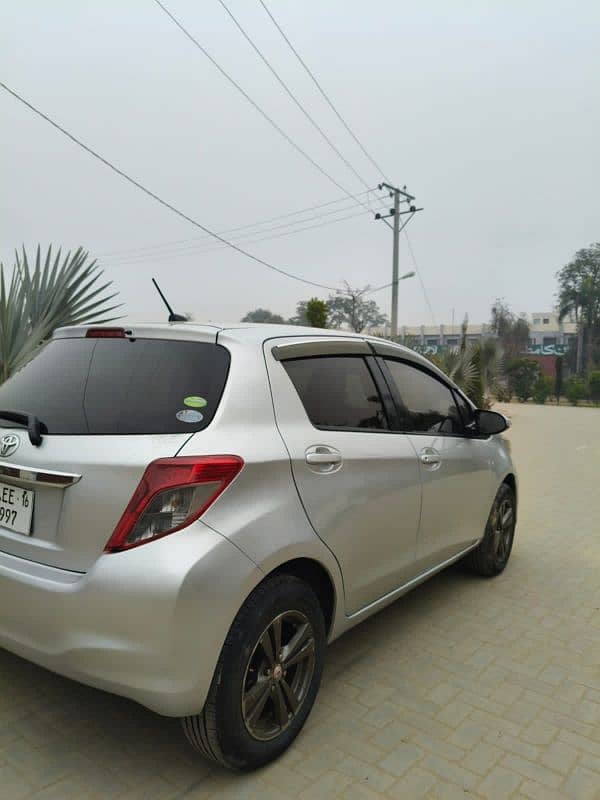 toyota vitz 12/16 urgent sale 12