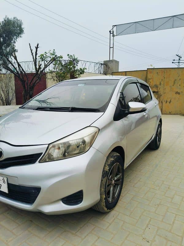 toyota vitz 12/16 urgent sale 13