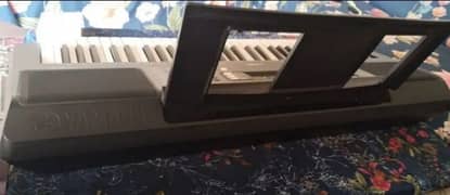 Yamaha digital keyboard e373