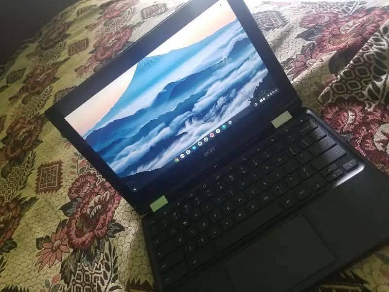 Acer R11 Touch Screen 360 Rotatable with free laptop Bag n Mouse 1