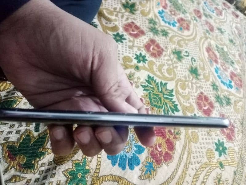 s8 plus's phone OK hain genuine har chaiz 4