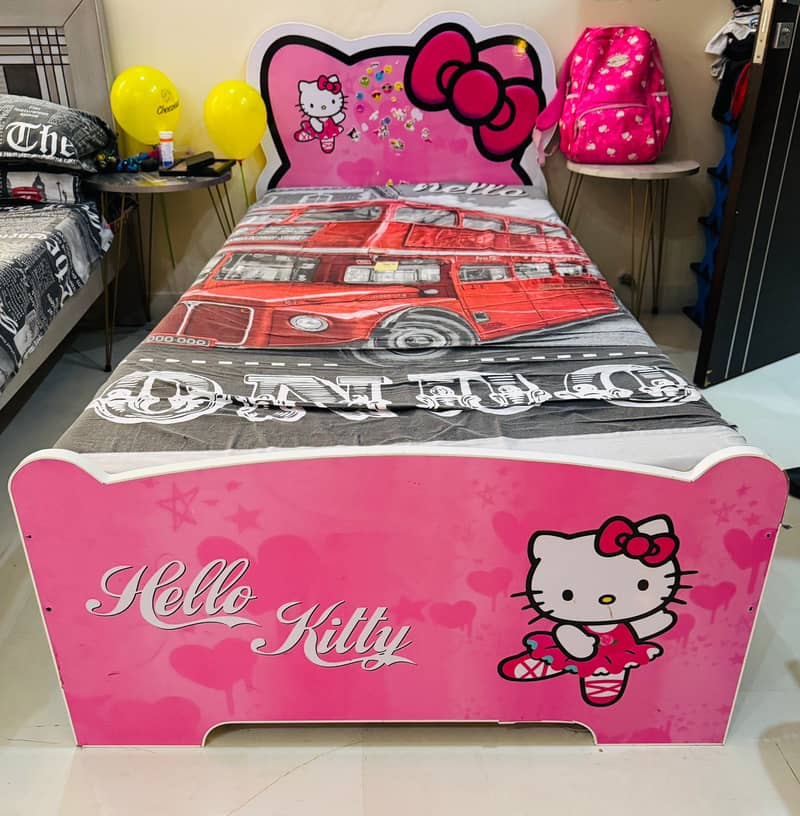 Luxrry Bed Set & Pair of 2 Beds & Kitty Bed Set For Sale 7