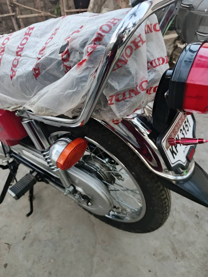 Honda 125 2023 189 kilometers running only 6