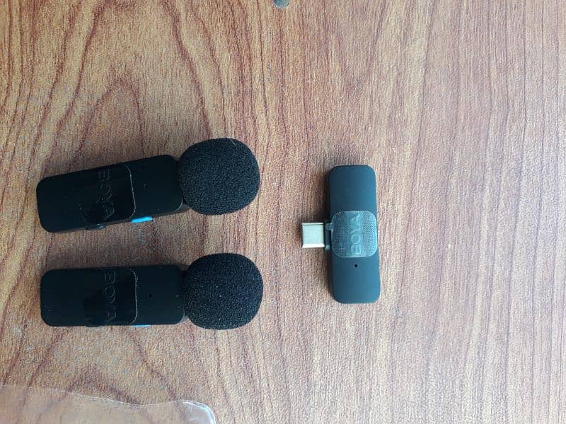 BY - V20 Ultracompact 2.4 Ghz wireless Microphone 4