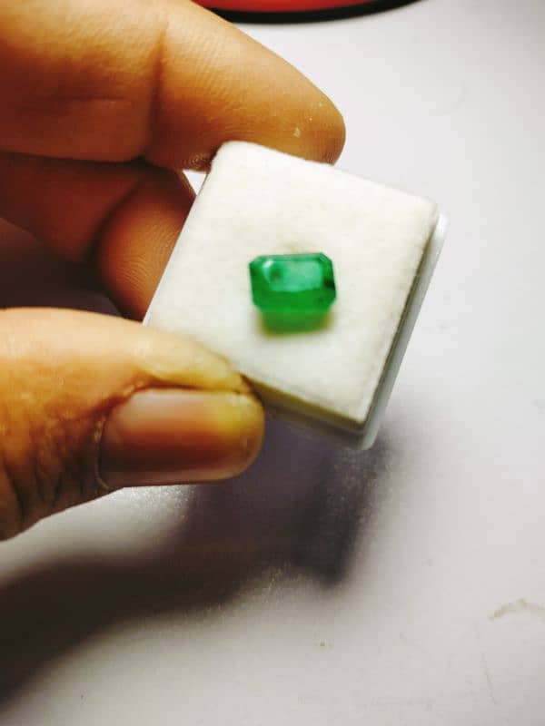 beautiful natural emerald Stone available 0