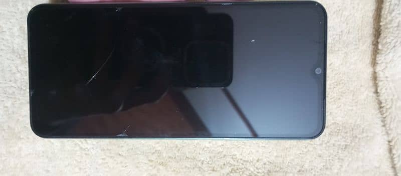 Vivo Y03 4 gb 64 . . 5